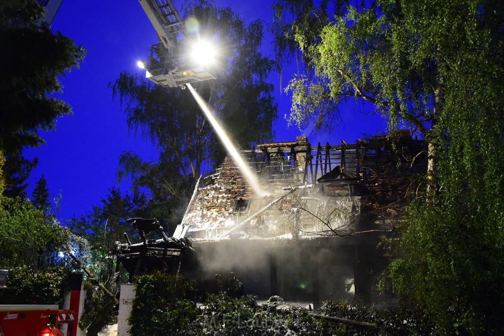 Grossfeuer Einfamilienhaus Siegburg Muehlengrabenstr P0705.JPG - Miklos Laubert